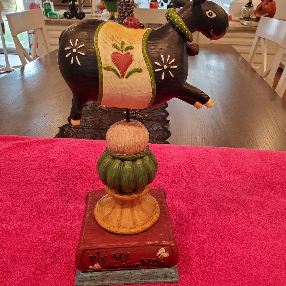 Scandinavian Fly me to the moon Cow Statue